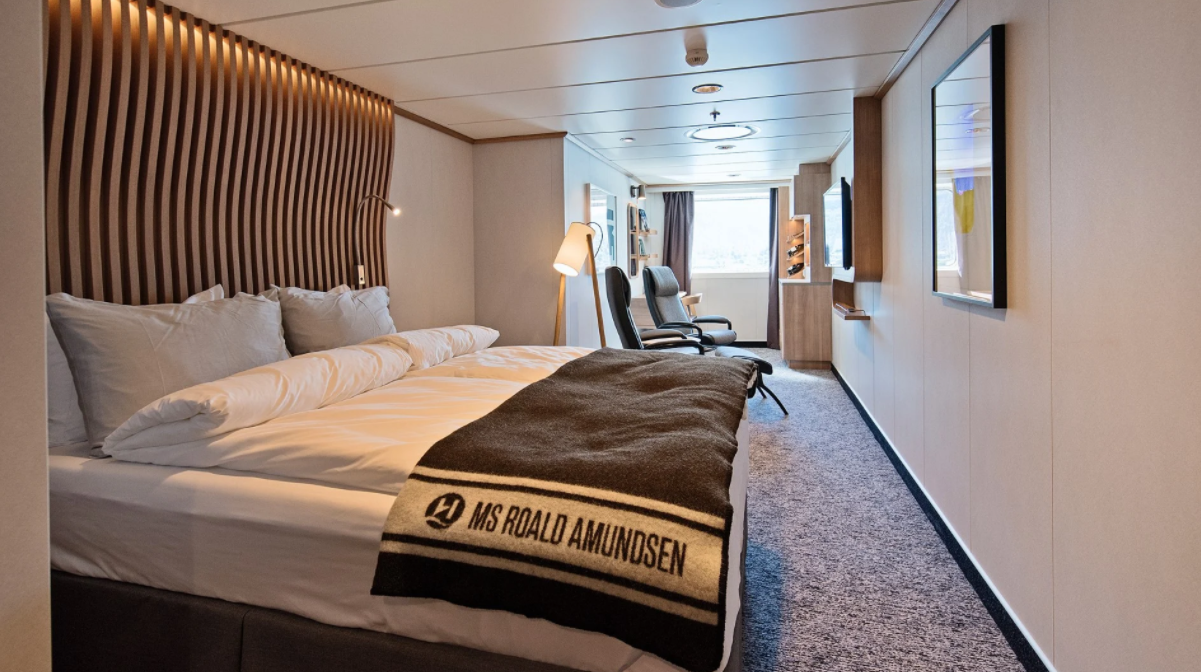Hurtigruten - MS Fridtjof Nansen - Polar Outside RR.png